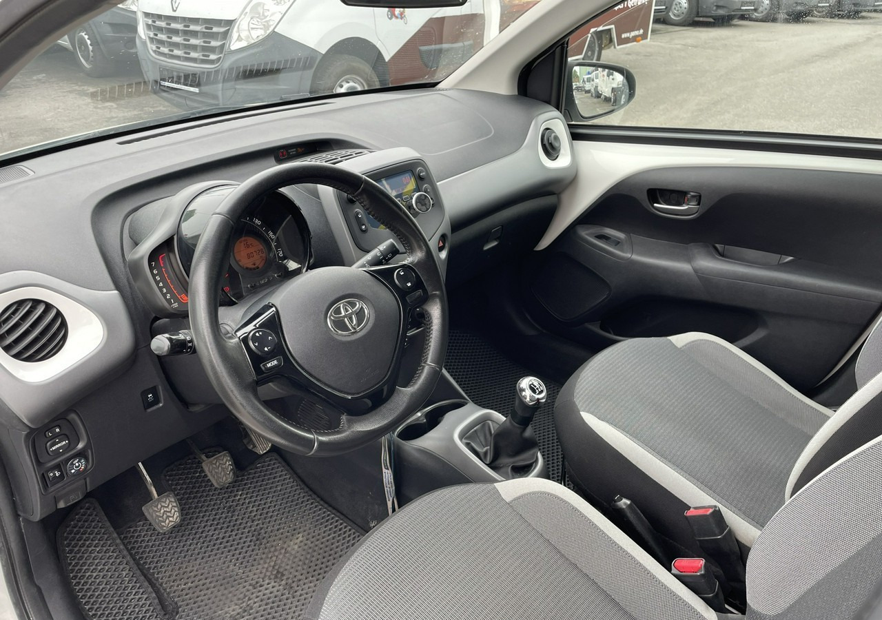 Toyota Aygo II Toyota Aygo 1.0 VVT-i JBL Edition bezyna+LPG Salon PL 2020 - Hatchback: afbeelding 5 Toyota Aygo II Toyota Aygo 1.0 VVT-i JBL Edition bezyna+LPG Salon PL 2020 - Hatchback: afbeelding 5