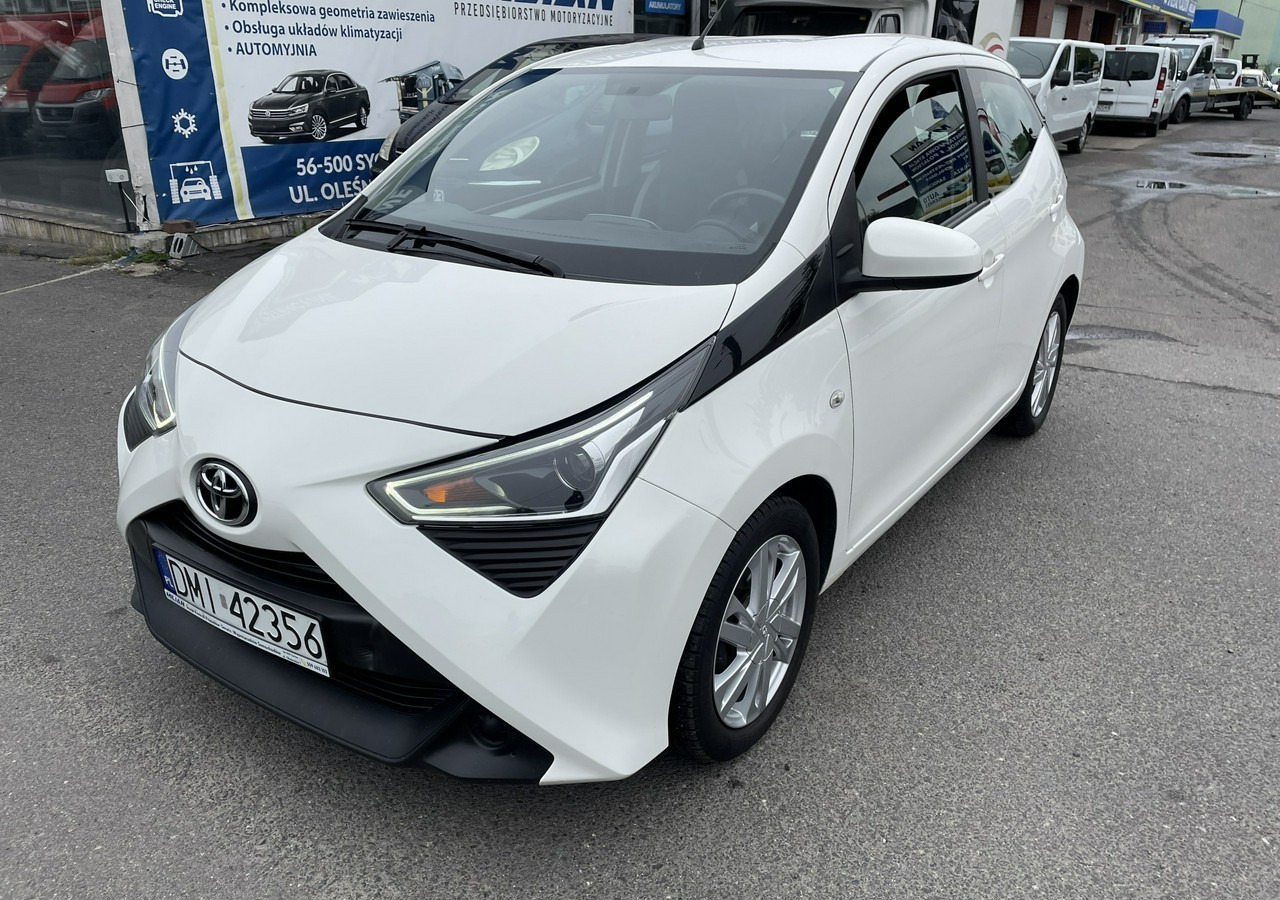 Toyota Aygo II Toyota Aygo 1.0 VVT-i JBL Edition bezyna+LPG Salon PL 2020 - Hatchback: afbeelding 1 Toyota Aygo II Toyota Aygo 1.0 VVT-i JBL Edition bezyna+LPG Salon PL 2020 - Hatchback: afbeelding 1