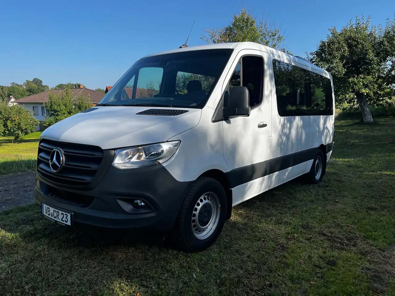 Mercedes-Benz Sprinter KOMBI TOURER DACHKLIMA 9-SITZE - Personenvervoer: afbeelding 1 Mercedes-Benz Sprinter KOMBI TOURER DACHKLIMA 9-SITZE - Personenvervoer: afbeelding 1
