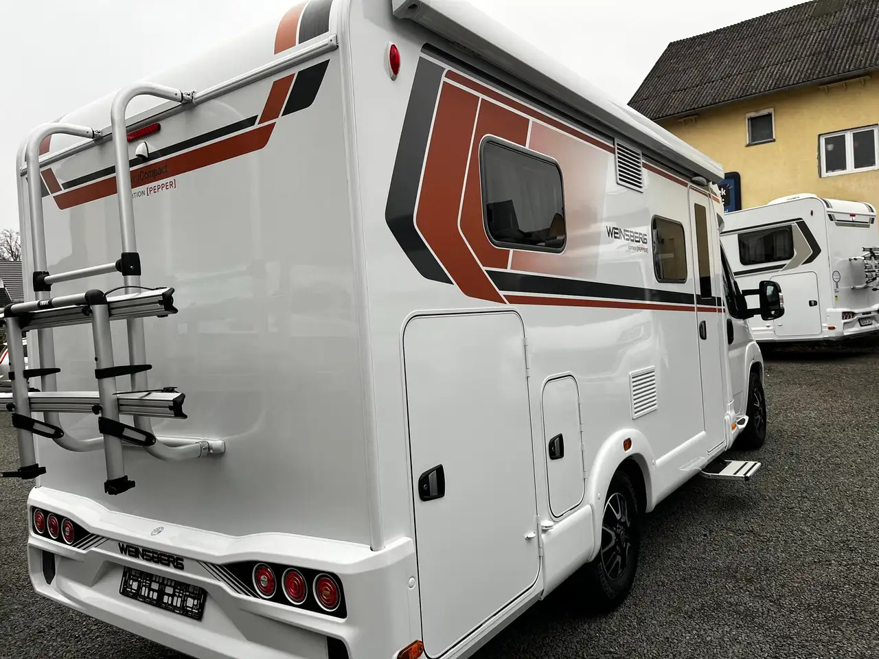 Weinsberg CaraCompact 600 MEG Pepper Mietwagen Verfügbar - Half integraal camper: afbeelding 5 Weinsberg CaraCompact 600 MEG Pepper Mietwagen Verfügbar - Half integraal camper: afbeelding 5