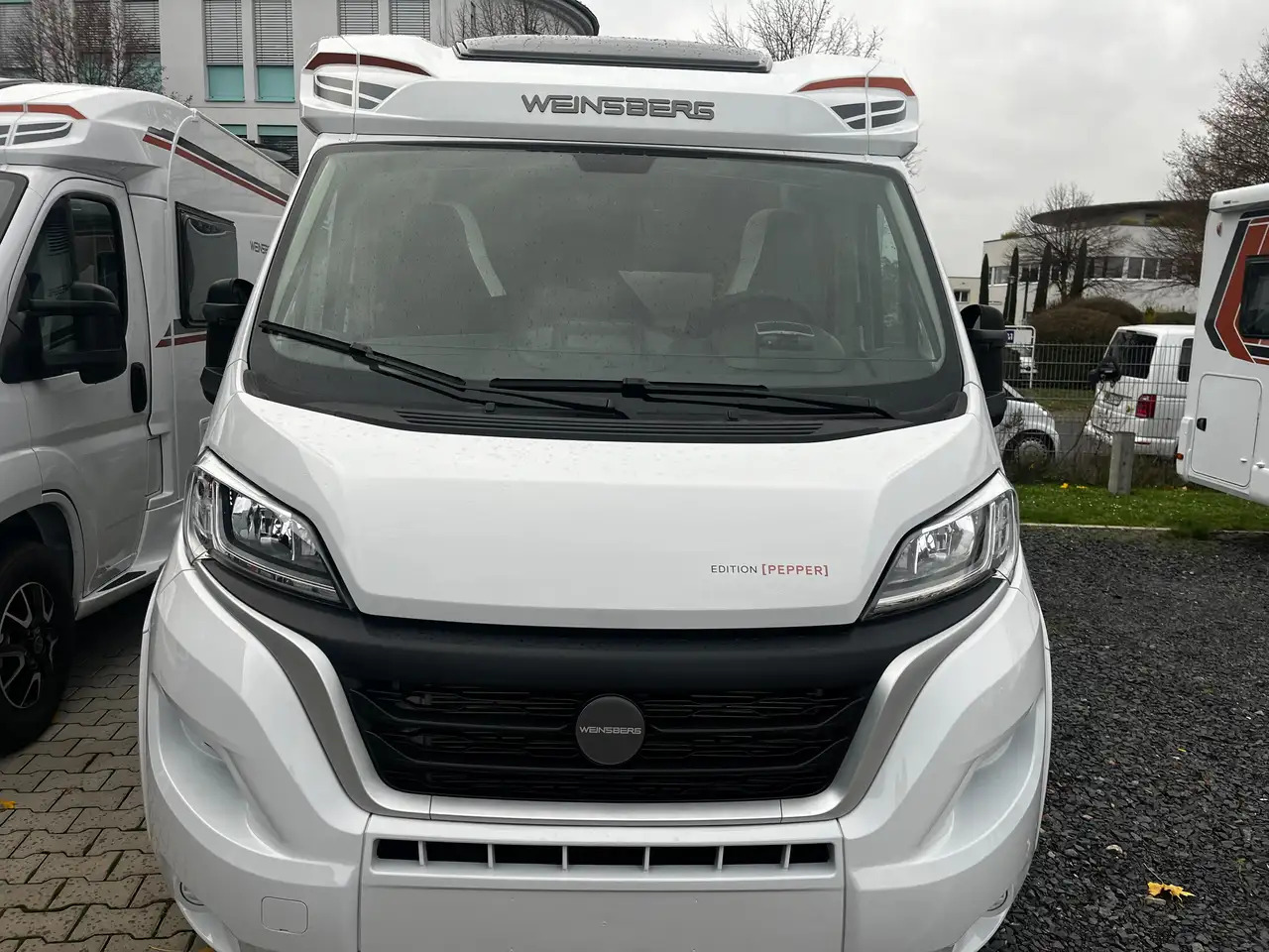 Weinsberg CaraCompact 600 MEG Pepper Mietwagen Verfügbar - Half integraal camper: afbeelding 2 Weinsberg CaraCompact 600 MEG Pepper Mietwagen Verfügbar - Half integraal camper: afbeelding 2
