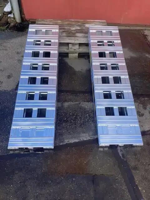 HH Aluminium oprijplanken 13 ton - Laadbrug: afbeelding 1 HH Aluminium oprijplanken 13 ton - Laadbrug: afbeelding 1