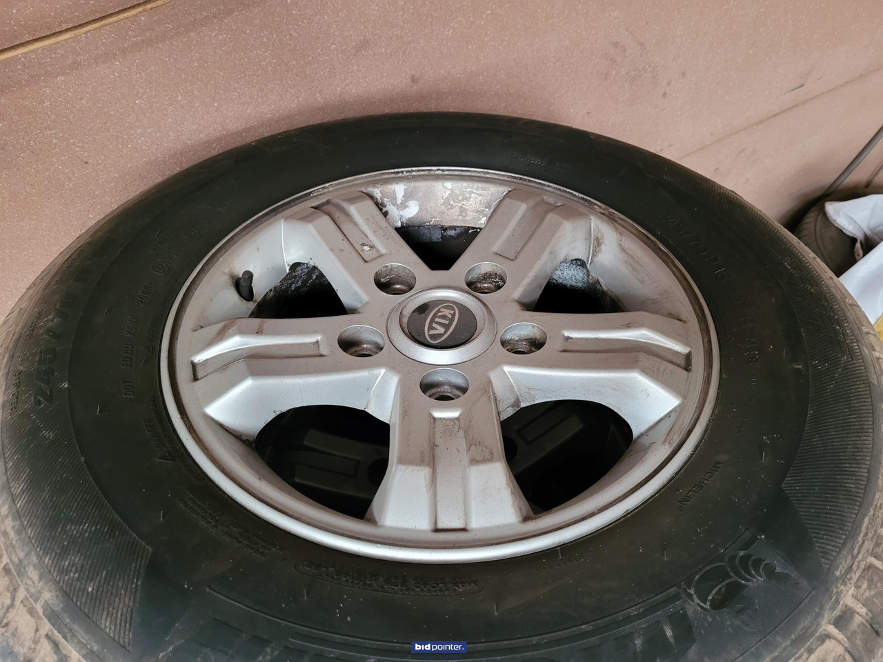 Div winterbanden met velgen 2x setje kia sorento 1x setje volvo xc 60 - Complete wiel voor Personenwagen: afbeelding 5 Div winterbanden met velgen 2x setje kia sorento 1x setje volvo xc 60 - Complete wiel voor Personenwagen: afbeelding 5