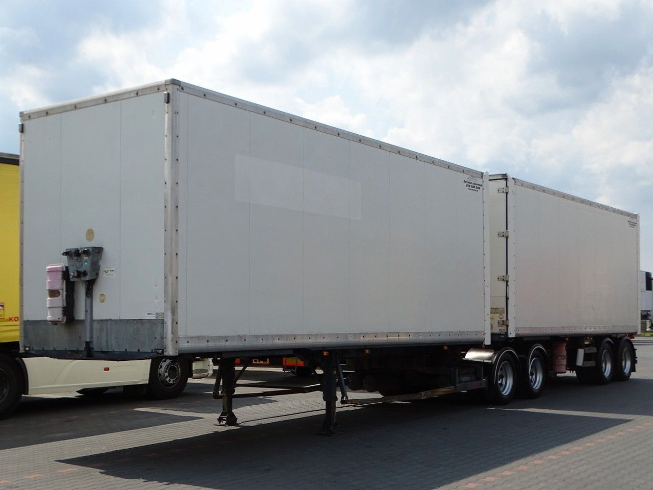 Samro JUMBO VEHICULAR BOX- 7,3 M + 7,3 M/KOFFER TANDEM - Gesloten oplegger: afbeelding 1 Samro JUMBO VEHICULAR BOX- 7,3 M + 7,3 M/KOFFER TANDEM - Gesloten oplegger: afbeelding 1