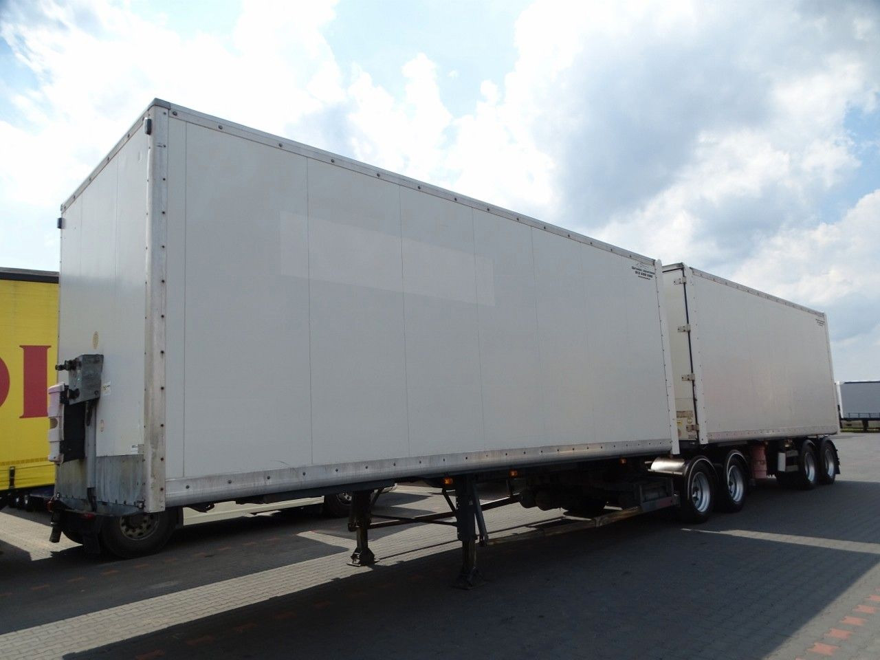 Samro JUMBO VEHICULAR BOX- 7,3 M + 7,3 M/KOFFER TANDEM - Gesloten oplegger: afbeelding 2 Samro JUMBO VEHICULAR BOX- 7,3 M + 7,3 M/KOFFER TANDEM - Gesloten oplegger: afbeelding 2
