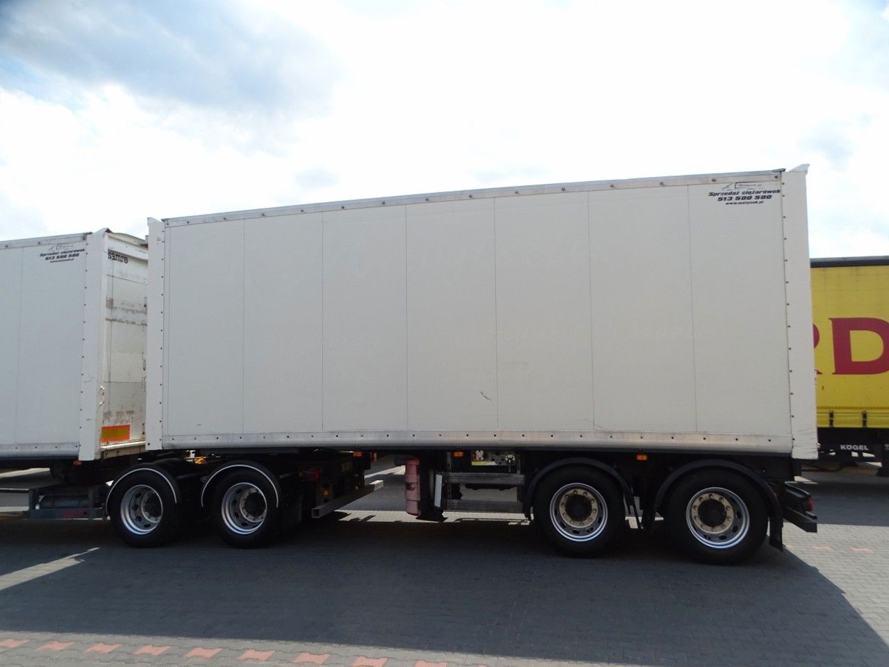 Samro JUMBO VEHICULAR BOX- 7,3 M + 7,3 M/KOFFER TANDEM - Gesloten oplegger: afbeelding 4 Samro JUMBO VEHICULAR BOX- 7,3 M + 7,3 M/KOFFER TANDEM - Gesloten oplegger: afbeelding 4
