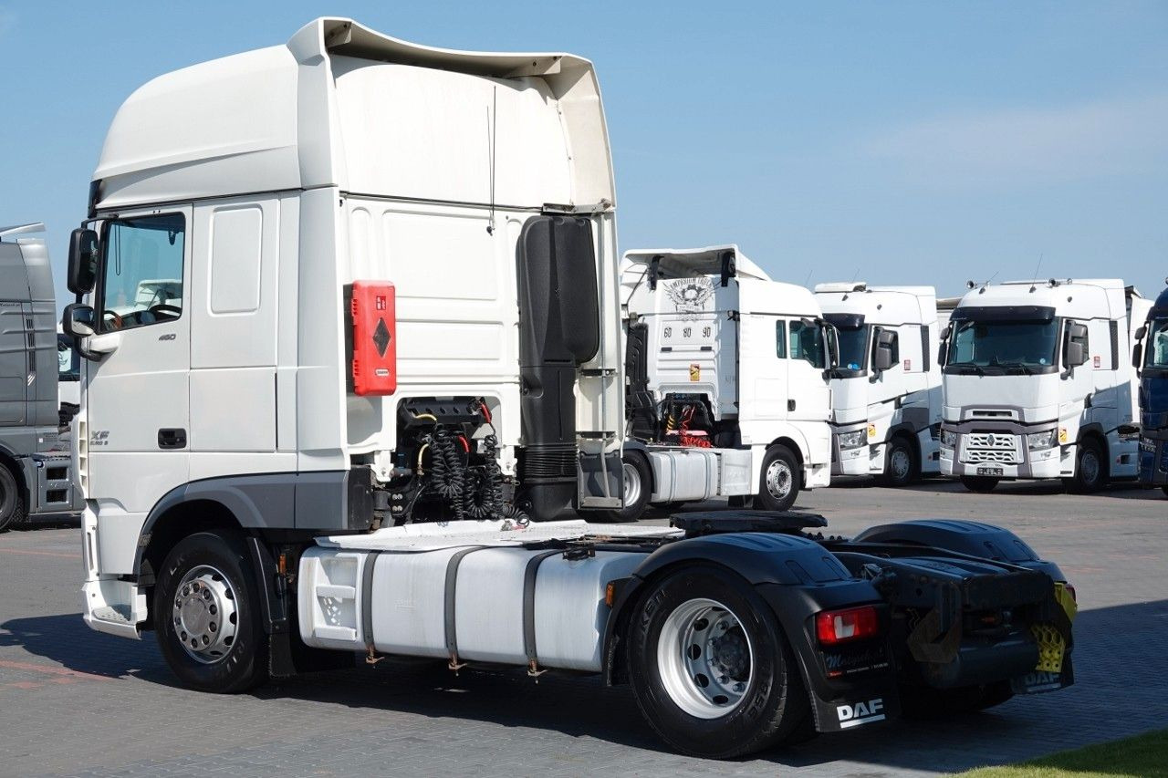 DAF XF 460 / MANUAL / STANDARD / SUPER SPACE CAB - Trekker: afbeelding 4 DAF XF 460 / MANUAL / STANDARD / SUPER SPACE CAB - Trekker: afbeelding 4
