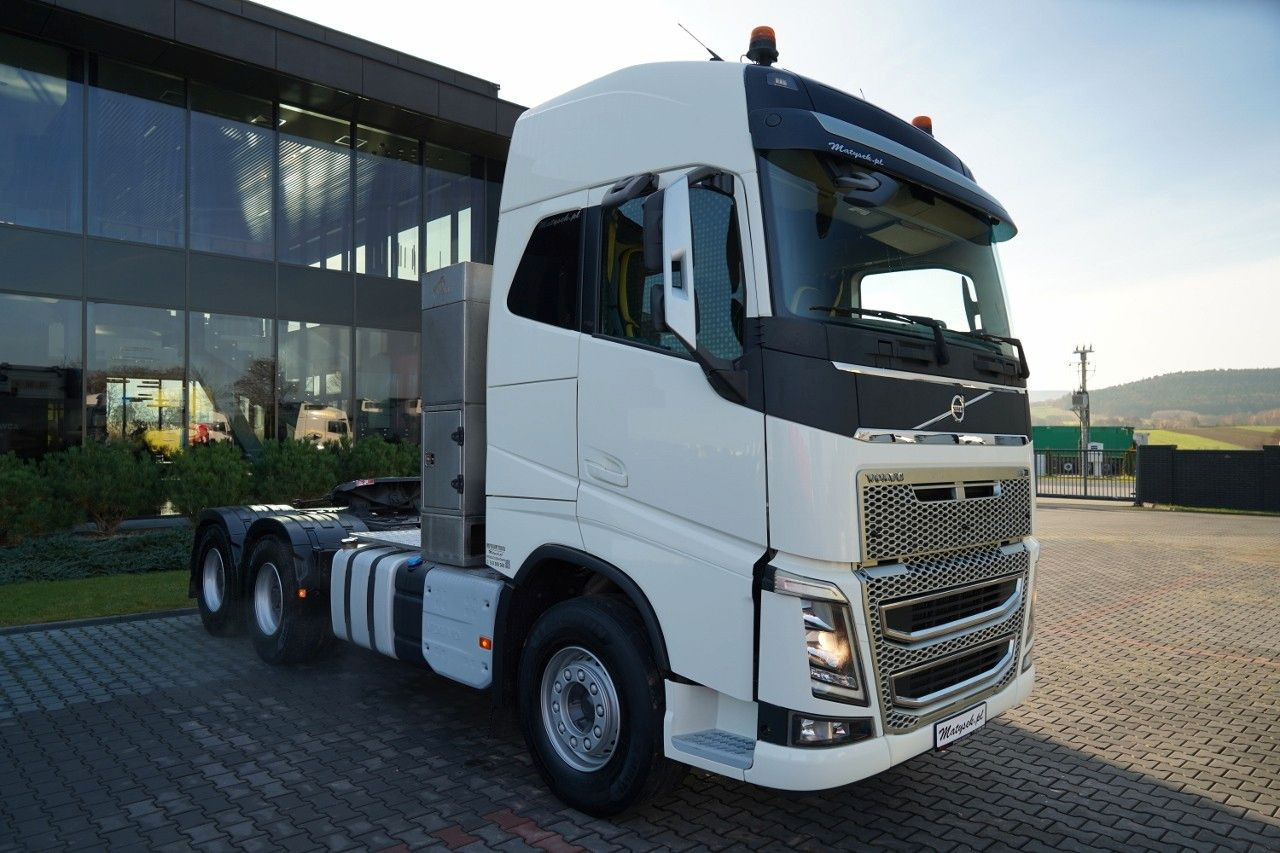 Volvo FH 16 / 660 / 6x4 / DMC: 180.000 KG !! / RETARDE - Trekker: afbeelding 2 Volvo FH 16 / 660 / 6x4 / DMC: 180.000 KG !! / RETARDE - Trekker: afbeelding 2