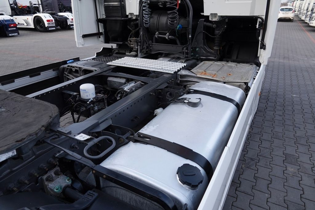 Trekker Volvo FH 460 / NISKA KABINA / 2018 YEAR / SPROWADZONY: afbeelding 10