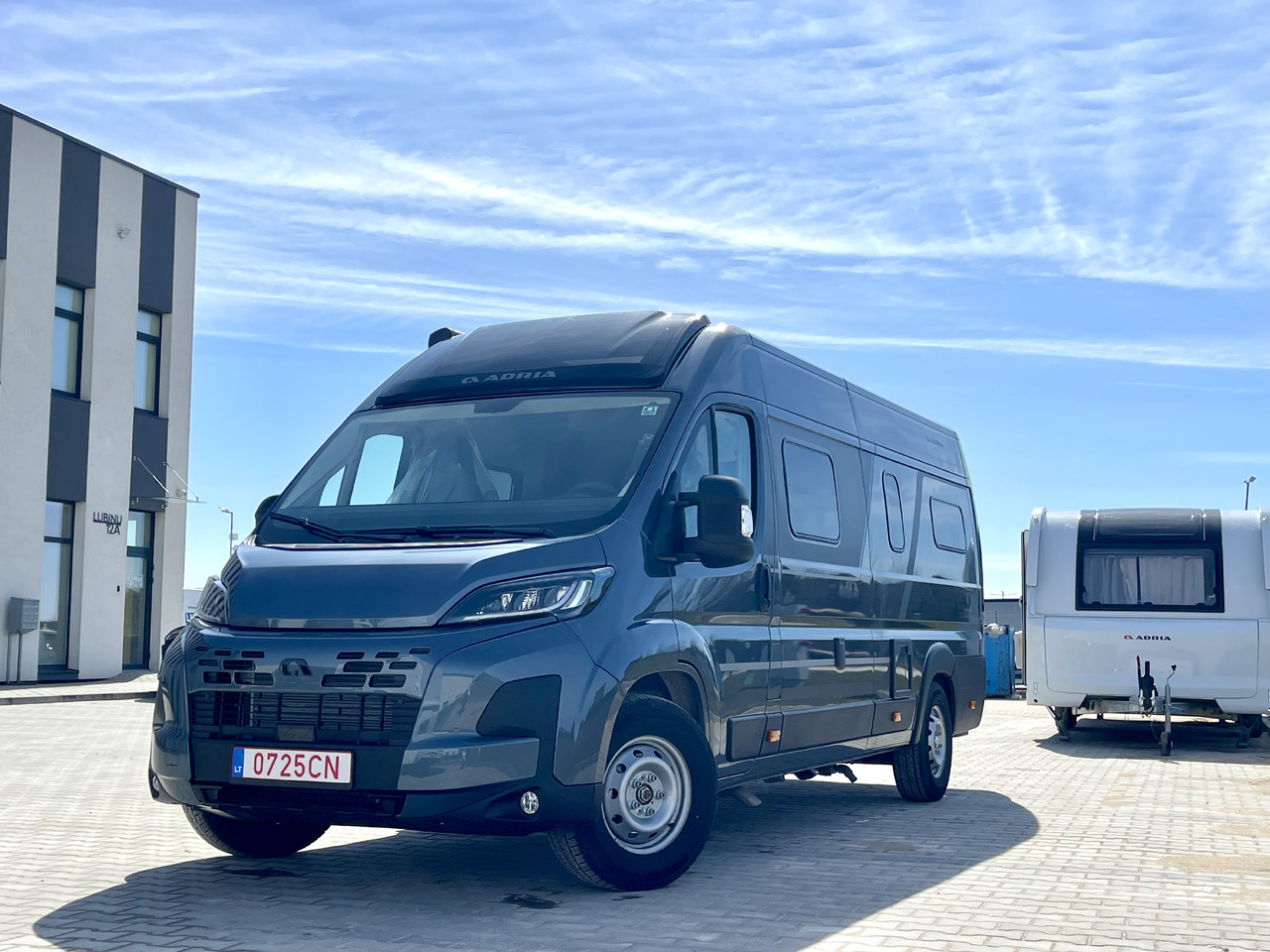 ADRIA TWIN 640 SGX - Buscamper: afbeelding 2 ADRIA TWIN 640 SGX - Buscamper: afbeelding 2