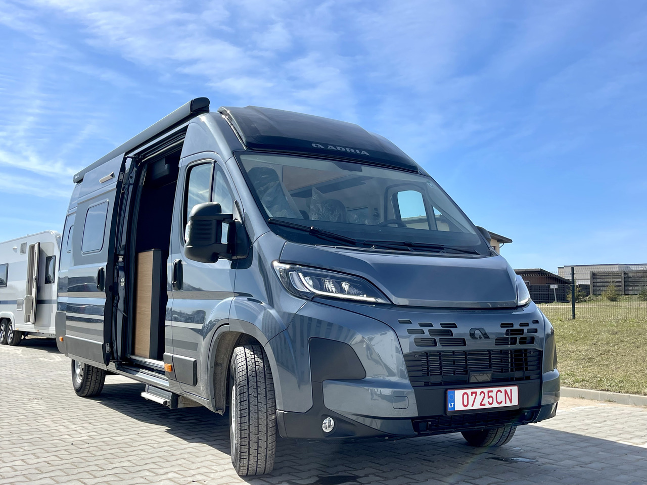 ADRIA TWIN 640 SGX - Buscamper: afbeelding 1 ADRIA TWIN 640 SGX - Buscamper: afbeelding 1