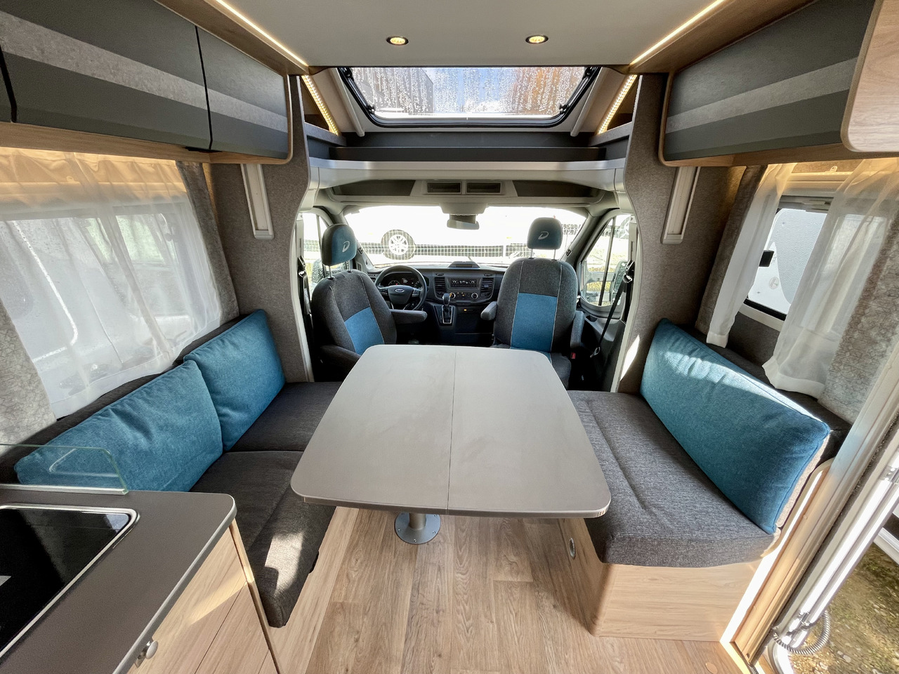 Dethleffs Just Go T7055 EBL - Half integraal camper: afbeelding 4 Dethleffs Just Go T7055 EBL - Half integraal camper: afbeelding 4