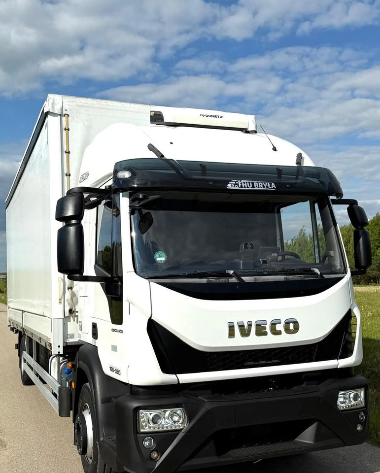 Iveco EUROCARGO 160E320/FIRANKA/WINDA/AUTOMAT/NISKI PRZEBIEG/E6/SPROWADZONY/PIERWSZY WŁAŚCICIEL - Schuifzeilen vrachtwagen: afbeelding 2 Iveco EUROCARGO 160E320/FIRANKA/WINDA/AUTOMAT/NISKI PRZEBIEG/E6/SPROWADZONY/PIERWSZY WŁAŚCICIEL - Schuifzeilen vrachtwagen: afbeelding 2