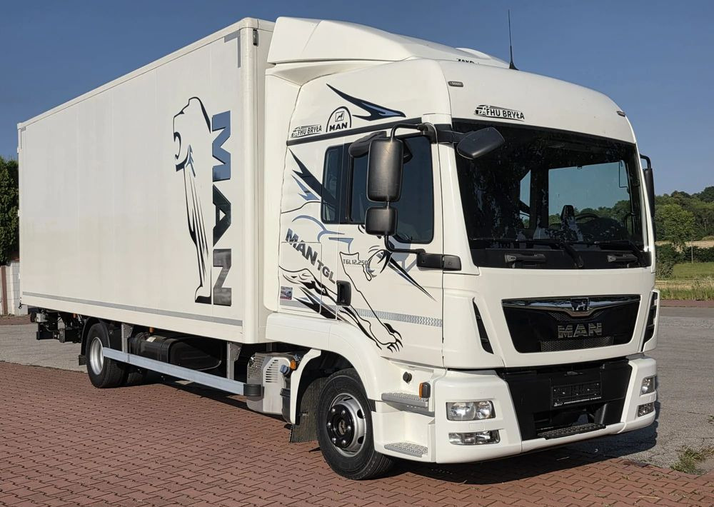 MAN TGL 12.250 / KONTENER / IZOTERMA / WINDA / 2019R / EURO 6 / PEŁEN SERWIS / 6 TON ŁADOWNOŚĆ / SPROWADZONY / ZADBANY / JAK NOWY / KSIĄŻKA SERWISOWA / E6 / 17 PALET - Bakwagen: afbeelding 2 MAN TGL 12.250 / KONTENER / IZOTERMA / WINDA / 2019R / EURO 6 / PEŁEN SERWIS / 6 TON ŁADOWNOŚĆ / SPROWADZONY / ZADBANY / JAK NOWY / KSIĄŻKA SERWISOWA / E6 / 17 PALET - Bakwagen: afbeelding 2