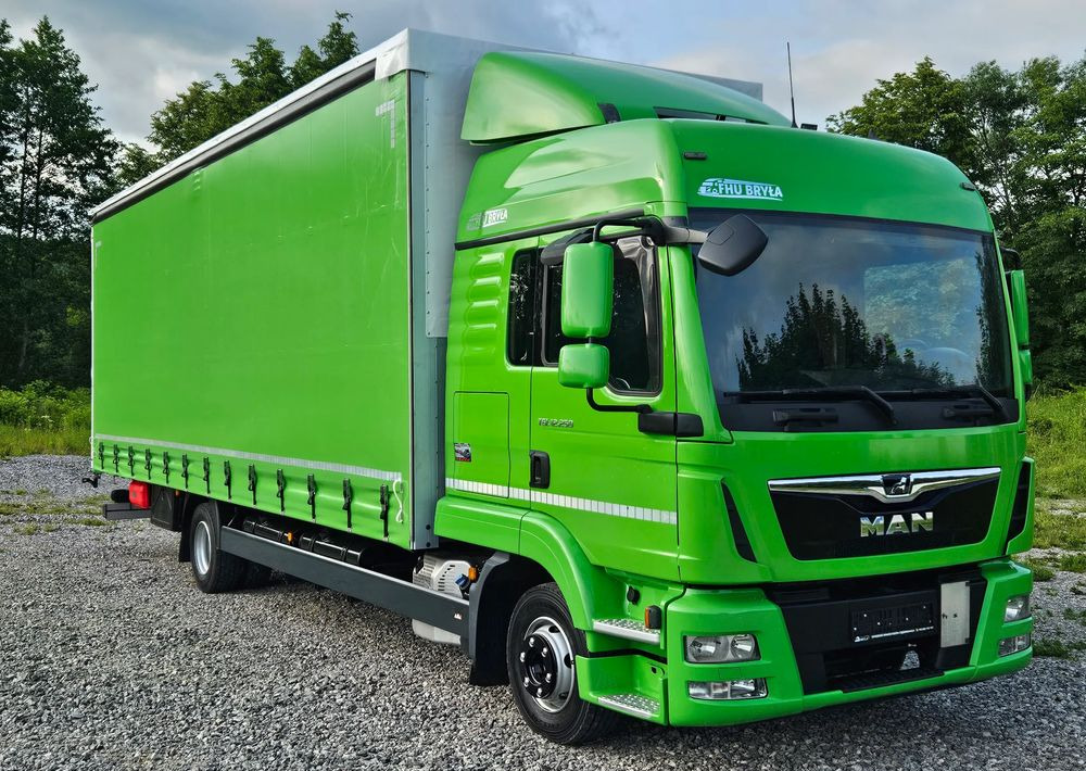 MAN TGL12.250/E6/20PALET/10.2018/SERWISOWANY/NISKI PRZEBIEG/WINDA/FIRANKA//JAK NOWY/SERWISOWANY - Schuifzeilen vrachtwagen: afbeelding 1 MAN TGL12.250/E6/20PALET/10.2018/SERWISOWANY/NISKI PRZEBIEG/WINDA/FIRANKA//JAK NOWY/SERWISOWANY - Schuifzeilen vrachtwagen: afbeelding 1