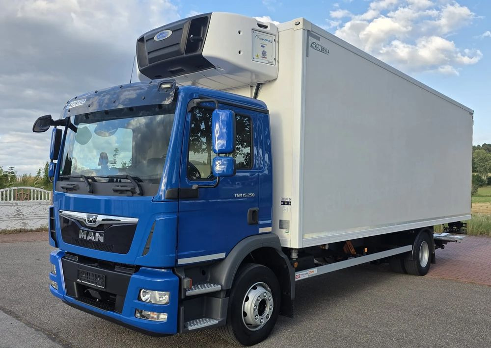 MAN TGM 15.250 / CHŁODNIA / WINDA / 2018 ROK / 230 TYŚ KM / BOCZNE DRZWI / AUTOMAT / SPROWADZONY / E6 / 18 EUROPALET/ - Koelwagen vrachtwagen: afbeelding 1 MAN TGM 15.250 / CHŁODNIA / WINDA / 2018 ROK / 230 TYŚ KM / BOCZNE DRZWI / AUTOMAT / SPROWADZONY / E6 / 18 EUROPALET/ - Koelwagen vrachtwagen: afbeelding 1