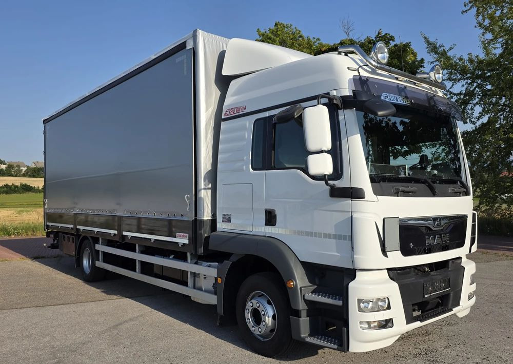 MAN TGM 15.290 / BURTO-FIRANKA / CAŁY NA PODUSZKACH /KLIMA POSTOJOWA / 2018R / NISKI PRZEBIEG / 18 PALET / E6 / JAK NOWY / WINDA / - Schuifzeilen vrachtwagen: afbeelding 2 MAN TGM 15.290 / BURTO-FIRANKA / CAŁY NA PODUSZKACH /KLIMA POSTOJOWA / 2018R / NISKI PRZEBIEG / 18 PALET / E6 / JAK NOWY / WINDA / - Schuifzeilen vrachtwagen: afbeelding 2