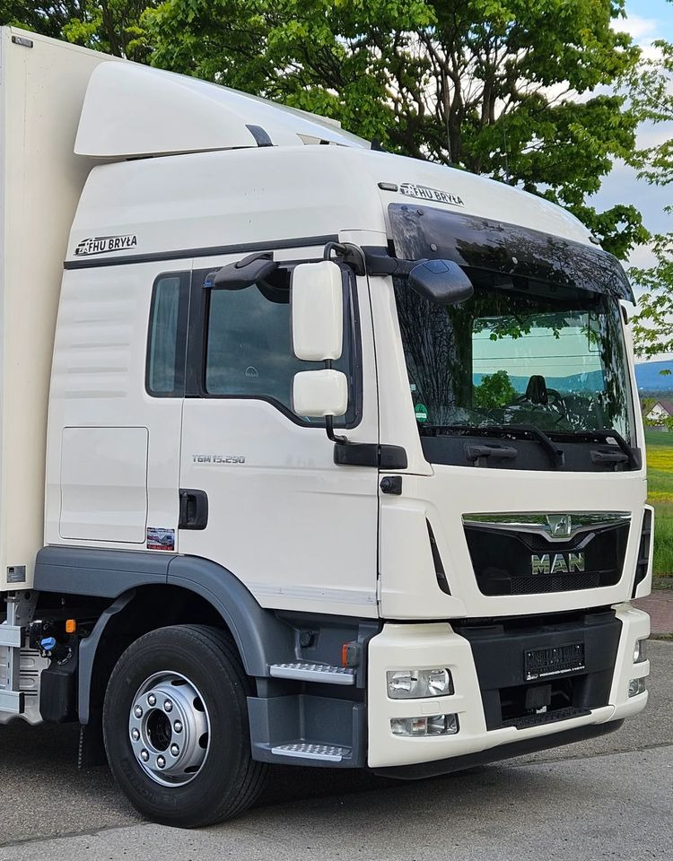 MAN TGM 15.290/IZOTERMA/WINDA/CHŁODNIA/KONTENER/17PALET/E6/OGRZEWANA IZOTERMA/SPROWADZONY/AUTOMAT/SYPIALKA/PIERWSZY WŁAŚCICIEL - Koelwagen vrachtwagen: afbeelding 4 MAN TGM 15.290/IZOTERMA/WINDA/CHŁODNIA/KONTENER/17PALET/E6/OGRZEWANA IZOTERMA/SPROWADZONY/AUTOMAT/SYPIALKA/PIERWSZY WŁAŚCICIEL - Koelwagen vrachtwagen: afbeelding 4