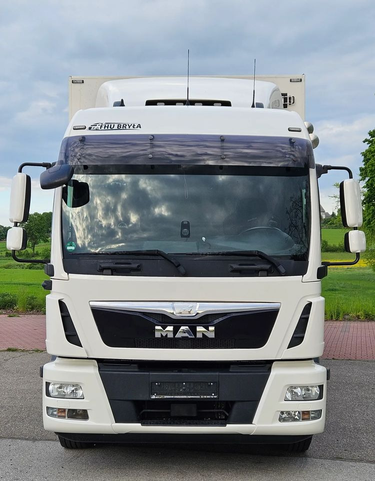 MAN TGM 15.290/IZOTERMA/WINDA/CHŁODNIA/KONTENER/17PALET/E6/OGRZEWANA IZOTERMA/SPROWADZONY/AUTOMAT/SYPIALKA/PIERWSZY WŁAŚCICIEL - Koelwagen vrachtwagen: afbeelding 5 MAN TGM 15.290/IZOTERMA/WINDA/CHŁODNIA/KONTENER/17PALET/E6/OGRZEWANA IZOTERMA/SPROWADZONY/AUTOMAT/SYPIALKA/PIERWSZY WŁAŚCICIEL - Koelwagen vrachtwagen: afbeelding 5