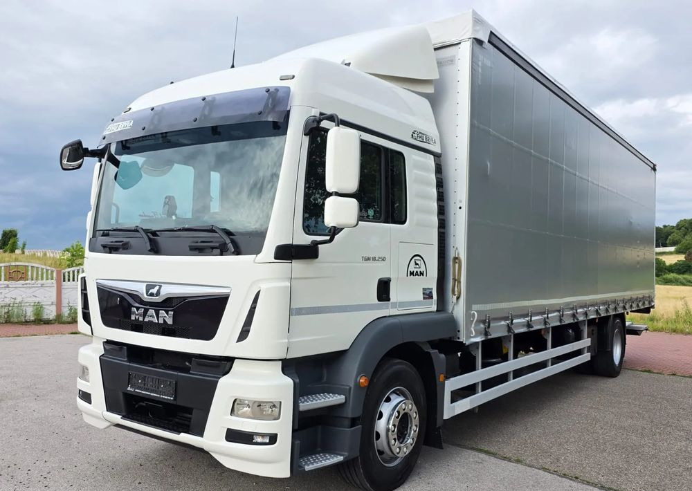 MAN TGM 18.290 / 18.250 /E6 / 22 PALETY / AUTOMAT / ZSUWANY DACH ORAZ BOKI / 9700 ŁADOWNOŚĆ / SERWISOWANY / NISKI PRZEBIEG / WINDA / FIRANKA / SPROWADZONY / 2019 / 335 TYŚ PRZEBIEG / PIERWSZY WŁAŚCIC - Schuifzeilen vrachtwagen: afbeelding 1 MAN TGM 18.290 / 18.250 /E6 / 22 PALETY / AUTOMAT / ZSUWANY DACH ORAZ BOKI / 9700 ŁADOWNOŚĆ / SERWISOWANY / NISKI PRZEBIEG / WINDA / FIRANKA / SPROWADZONY / 2019 / 335 TYŚ PRZEBIEG / PIERWSZY WŁAŚCIC - Schuifzeilen vrachtwagen: afbeelding 1