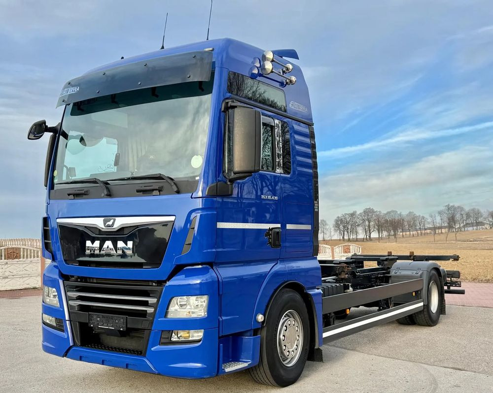MAN TGX 18.430/SPROWADZONY/DO ŻYWCA/DO BYDŁA/2020/KLIMA POSTOJOWA/SERWISOWANY/JAK NOWY/NISKI PRZEBIEG/RAMA/BDF/E6 - Chassis vrachtwagen: afbeelding 2 MAN TGX 18.430/SPROWADZONY/DO ŻYWCA/DO BYDŁA/2020/KLIMA POSTOJOWA/SERWISOWANY/JAK NOWY/NISKI PRZEBIEG/RAMA/BDF/E6 - Chassis vrachtwagen: afbeelding 2