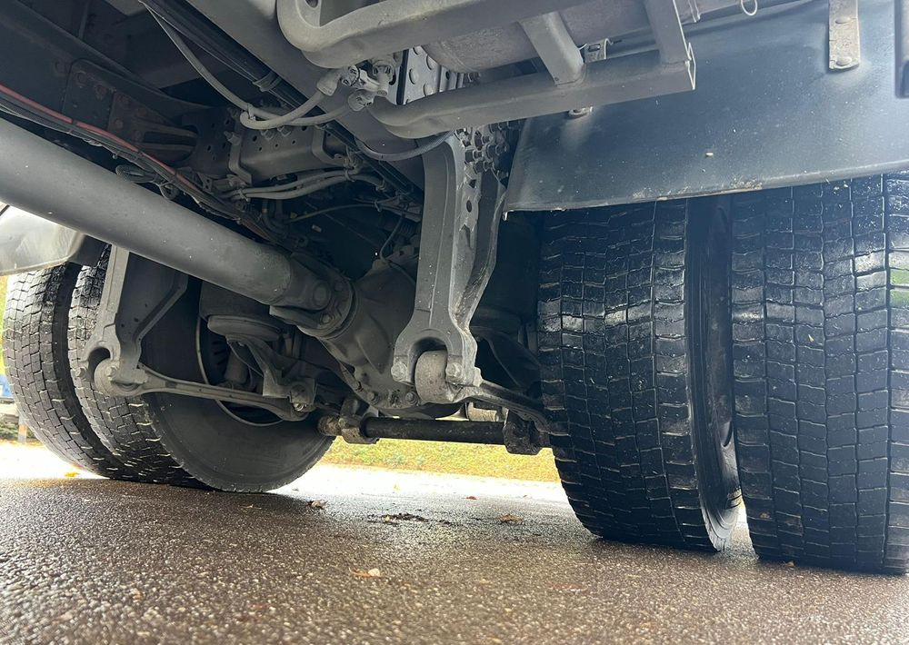 Koelwagen vrachtwagen Volvo FM 340 / IZOTERMA / WINDA / SPROWADZONY / 18 PALET / 10.2017 / E6 / STAN BARDZO DOBRY: afbeelding 11 Koelwagen vrachtwagen Volvo FM 340 / IZOTERMA / WINDA / SPROWADZONY / 18 PALET / 10.2017 / E6 / STAN BARDZO DOBRY: afbeelding 11