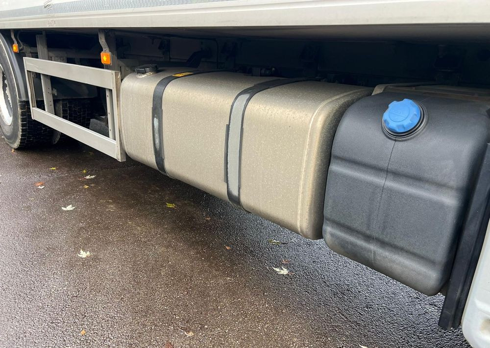 Koelwagen vrachtwagen Volvo FM 340 / IZOTERMA / WINDA / SPROWADZONY / 18 PALET / 10.2017 / E6 / STAN BARDZO DOBRY: afbeelding 15 Koelwagen vrachtwagen Volvo FM 340 / IZOTERMA / WINDA / SPROWADZONY / 18 PALET / 10.2017 / E6 / STAN BARDZO DOBRY: afbeelding 15