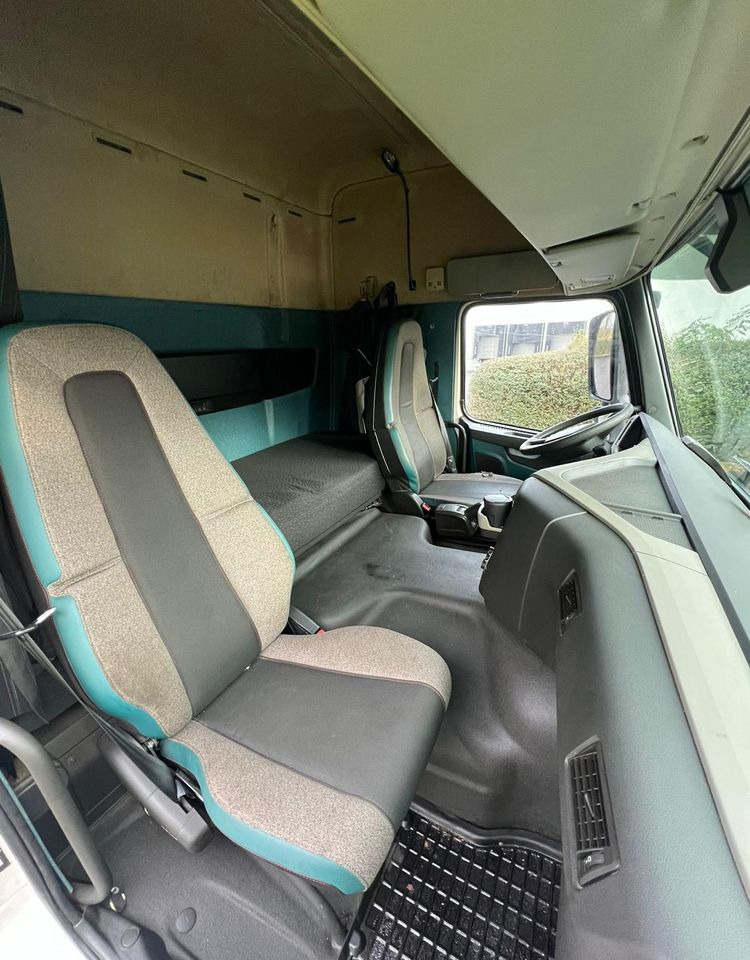 Koelwagen vrachtwagen Volvo FM 340 / IZOTERMA / WINDA / SPROWADZONY / 18 PALET / 10.2017 / E6 / STAN BARDZO DOBRY: afbeelding 9 Koelwagen vrachtwagen Volvo FM 340 / IZOTERMA / WINDA / SPROWADZONY / 18 PALET / 10.2017 / E6 / STAN BARDZO DOBRY: afbeelding 9