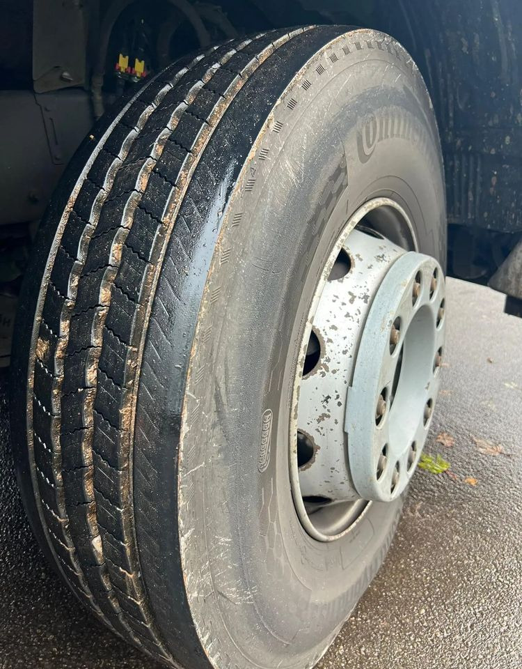 Koelwagen vrachtwagen Volvo FM 340 / IZOTERMA / WINDA / SPROWADZONY / 18 PALET / 10.2017 / E6 / STAN BARDZO DOBRY: afbeelding 12 Koelwagen vrachtwagen Volvo FM 340 / IZOTERMA / WINDA / SPROWADZONY / 18 PALET / 10.2017 / E6 / STAN BARDZO DOBRY: afbeelding 12