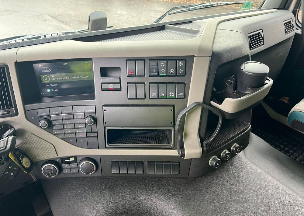 Koelwagen vrachtwagen Volvo FM 340 / IZOTERMA / WINDA / SPROWADZONY / 18 PALET / 10.2017 / E6 / STAN BARDZO DOBRY: afbeelding 8 Koelwagen vrachtwagen Volvo FM 340 / IZOTERMA / WINDA / SPROWADZONY / 18 PALET / 10.2017 / E6 / STAN BARDZO DOBRY: afbeelding 8