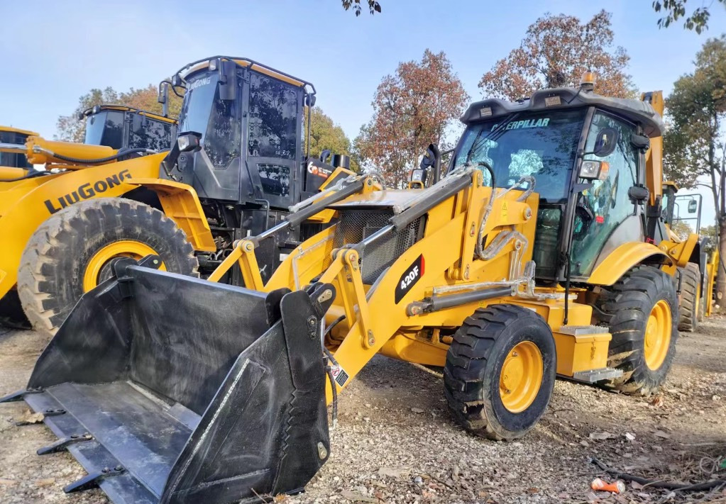 CAT 420 F Caterpillar 420F backhoe loader - Graaflaadmachine: afbeelding 3 CAT 420 F Caterpillar 420F backhoe loader - Graaflaadmachine: afbeelding 3