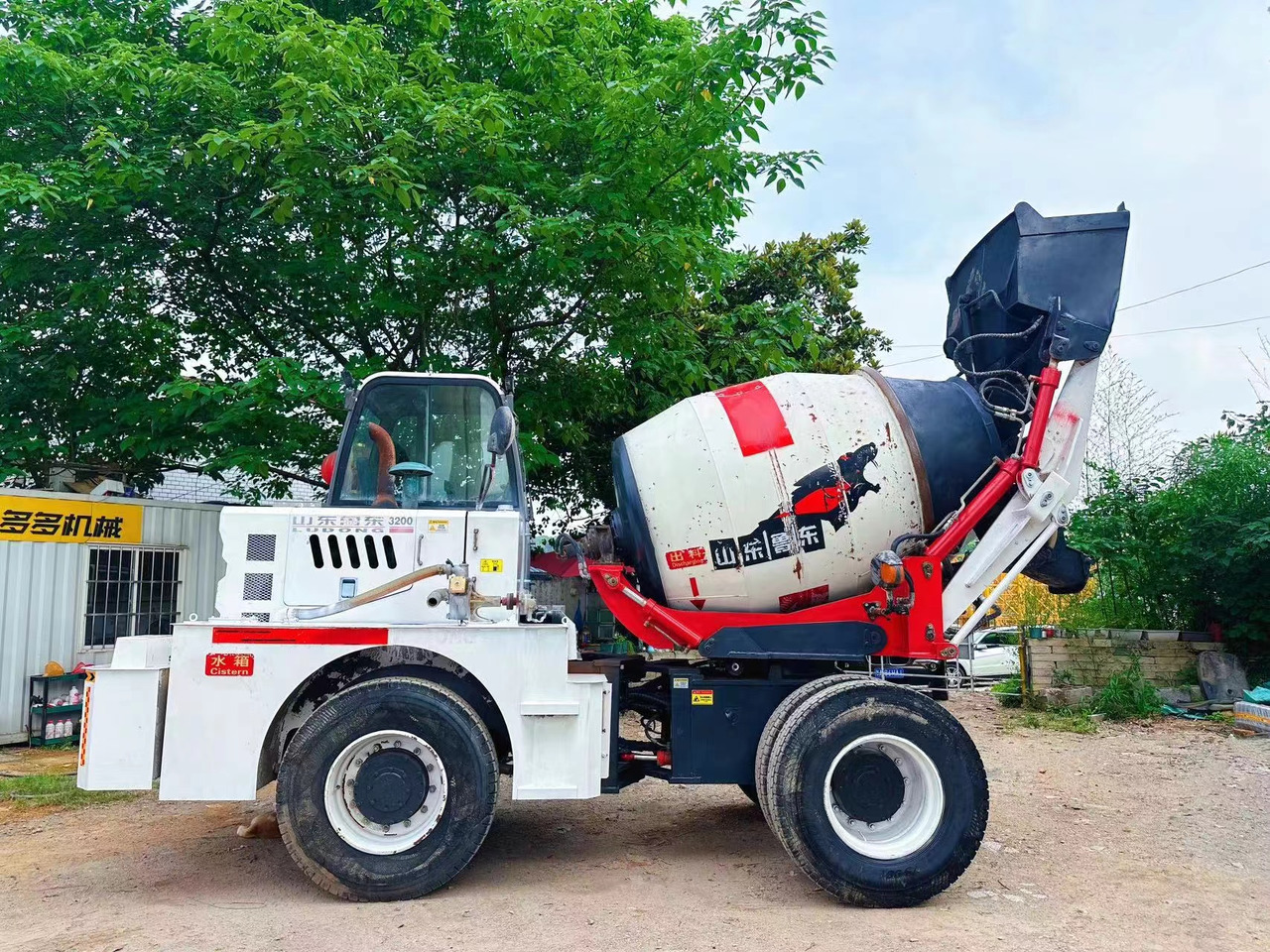 DEYI 2 cubic concrete mixer - Betonmixer: afbeelding 3 DEYI 2 cubic concrete mixer - Betonmixer: afbeelding 3