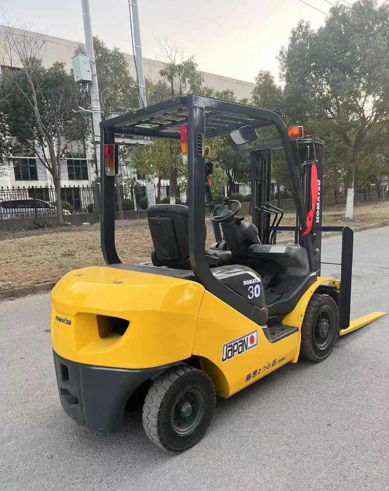 Komatsu 30 30 - Diesel heftruck: afbeelding 2 Komatsu 30 30 - Diesel heftruck: afbeelding 2