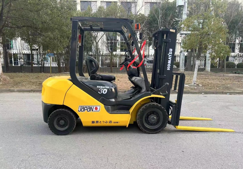 Komatsu 30 30 - Diesel heftruck: afbeelding 1 Komatsu 30 30 - Diesel heftruck: afbeelding 1