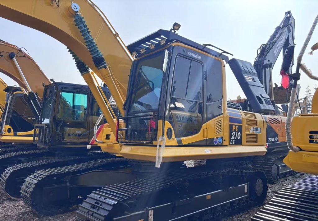 Komatsu PC 210 LC-8 - Rupsgraafmachine: afbeelding 1 Komatsu PC 210 LC-8 - Rupsgraafmachine: afbeelding 1