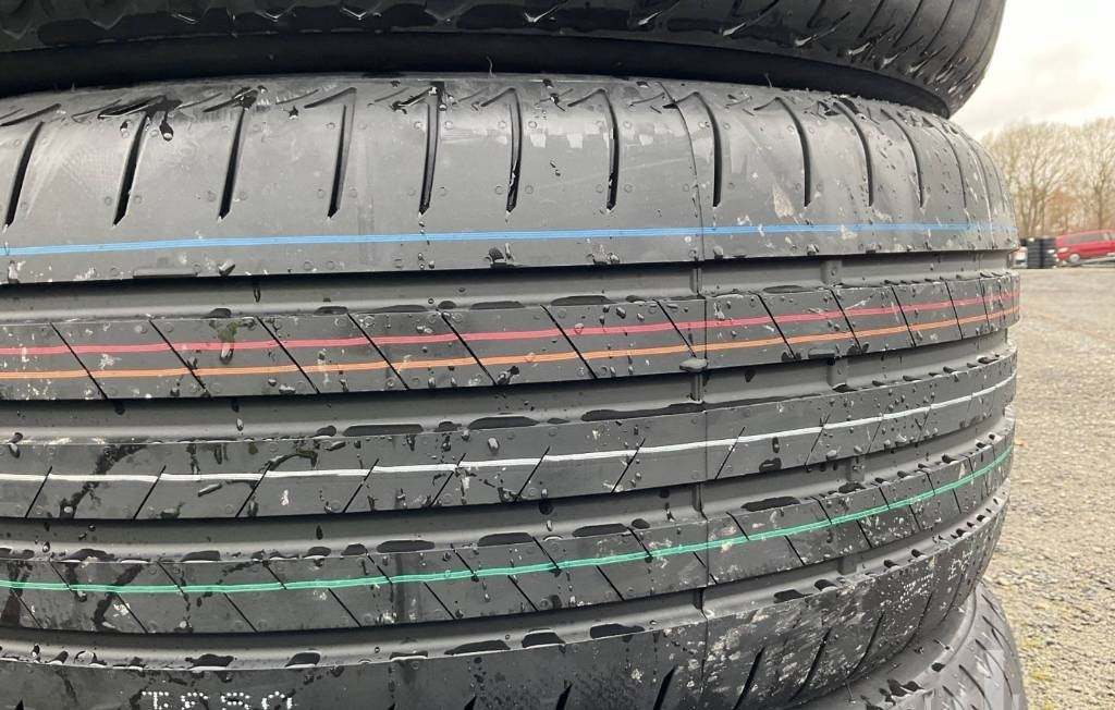 Bridgestone Alenza 255/50 R21 TYRES - Band voor Vrachtwagen: afbeelding 2 Bridgestone Alenza 255/50 R21 TYRES - Band voor Vrachtwagen: afbeelding 2