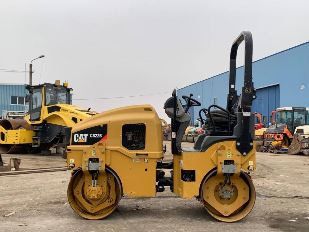 CAT CB 22B - Asfaltwals: afbeelding 2 CAT CB 22B - Asfaltwals: afbeelding 2