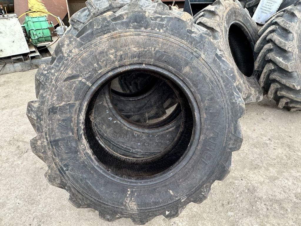 Constar BKT - Band voor Vrachtwagen: afbeelding 2 Constar BKT - Band voor Vrachtwagen: afbeelding 2