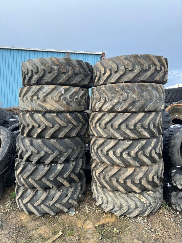 Constar BKT - Band voor Vrachtwagen: afbeelding 1 Constar BKT - Band voor Vrachtwagen: afbeelding 1