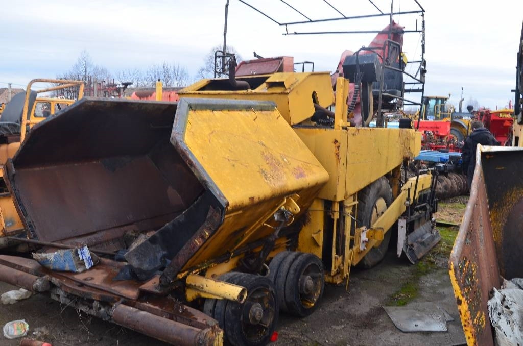 Demag DF 100 P  - Asfaltafwerkmachine: afbeelding 1 Demag DF 100 P  - Asfaltafwerkmachine: afbeelding 1