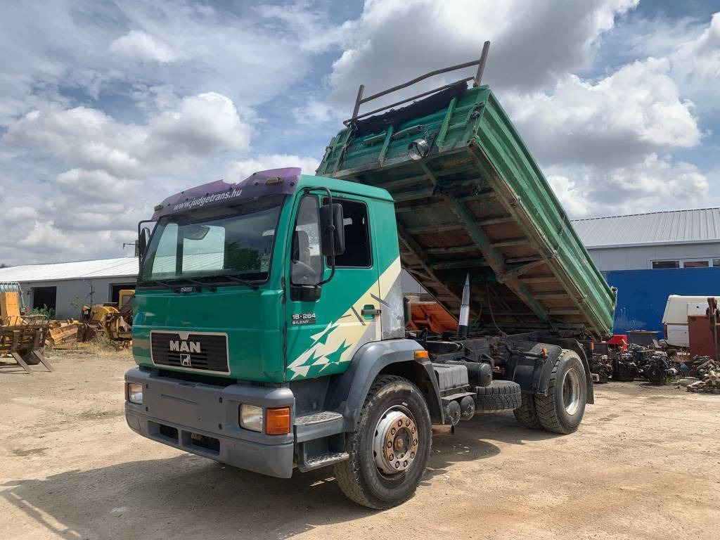 MAN 18.246 - Kipper vrachtwagen: afbeelding 1 MAN 18.246 - Kipper vrachtwagen: afbeelding 1