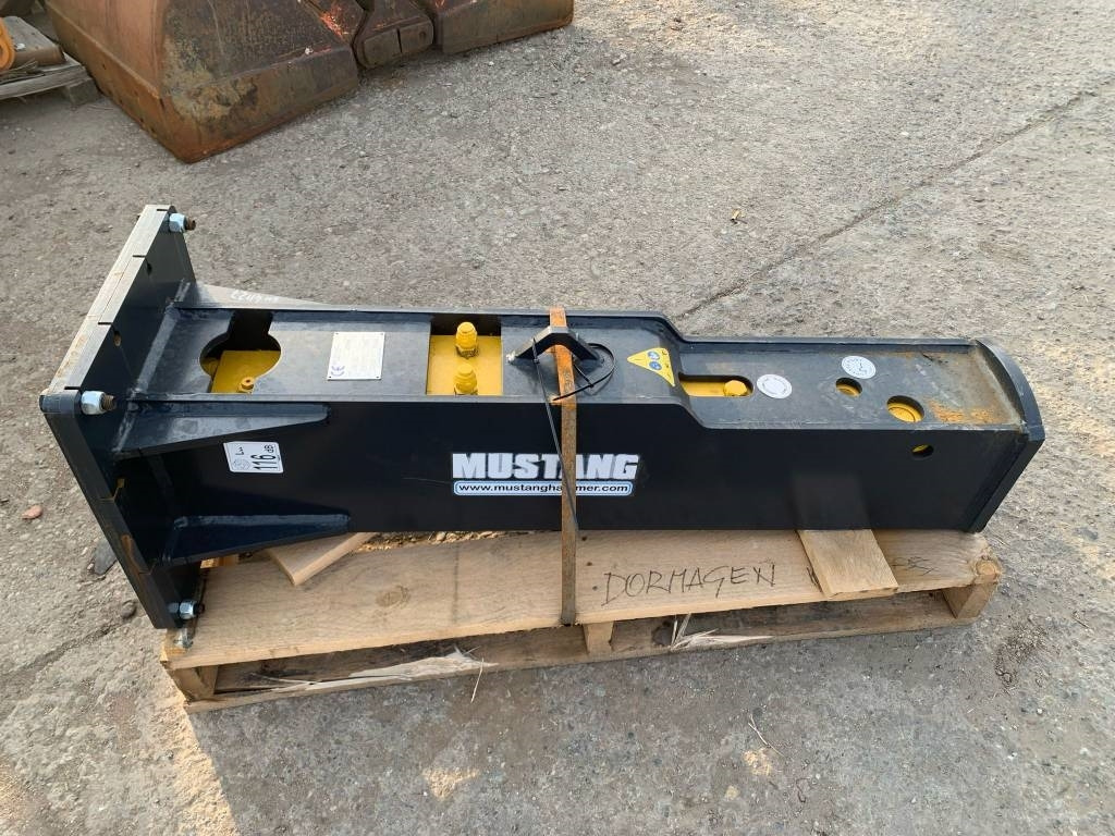 Mustang HM702 - Hydraulische hamer voor Bouwmachine: afbeelding 2 Mustang HM702 - Hydraulische hamer voor Bouwmachine: afbeelding 2
