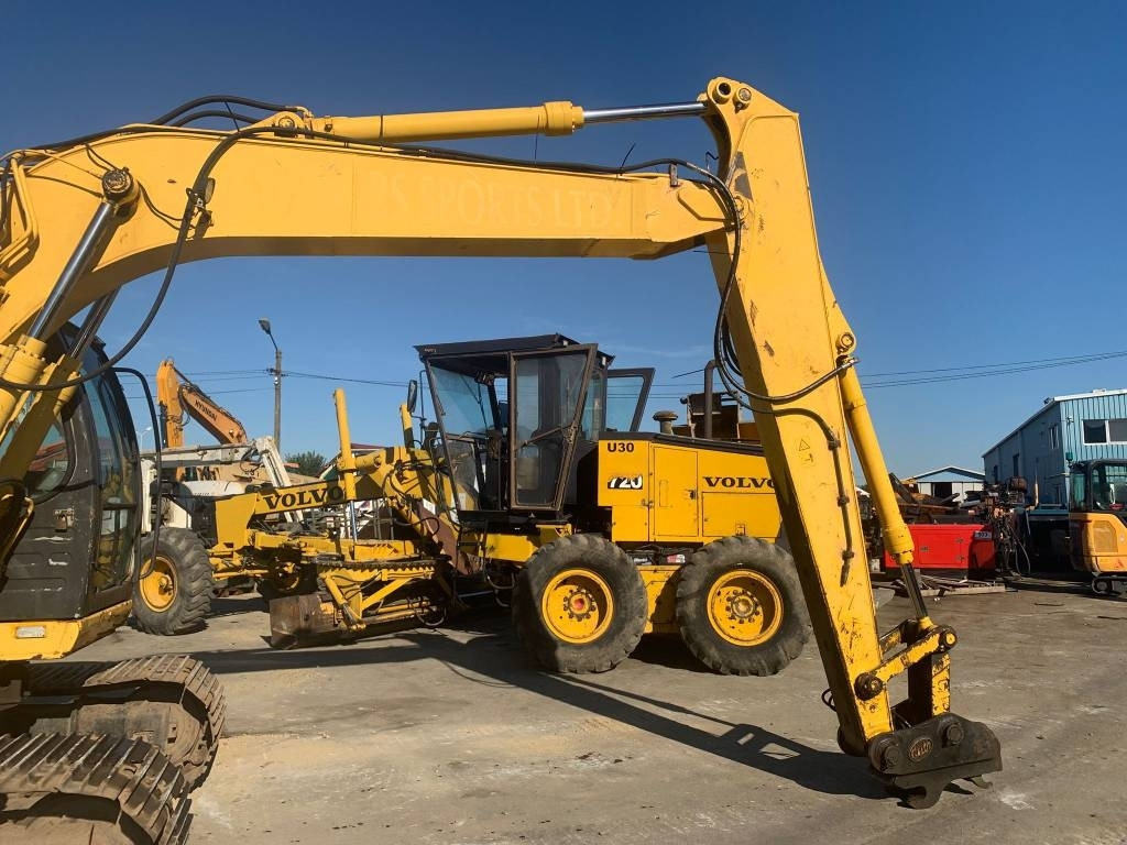 New Holland E 135 SR - Rupsgraafmachine: afbeelding 4 New Holland E 135 SR - Rupsgraafmachine: afbeelding 4