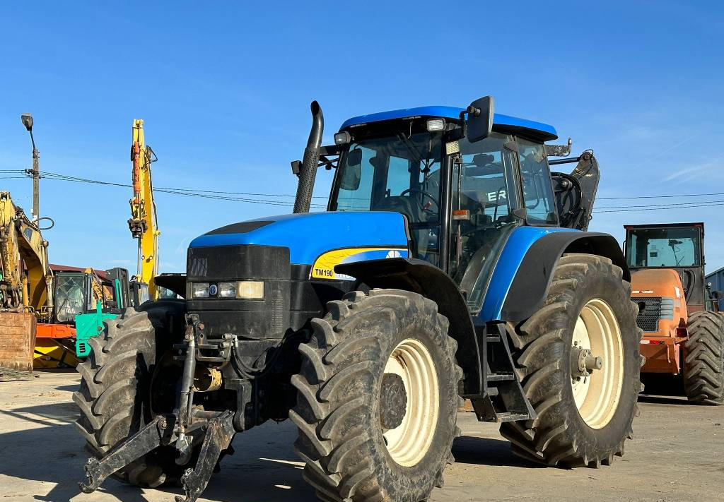 Tractor New Holland TM 190: afbeelding 1