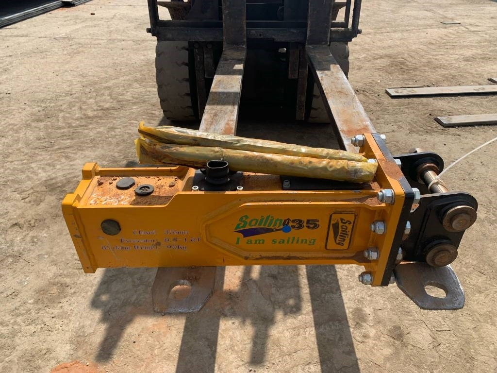 Sailing 35 Hydraulic Breaker - Hydraulische hamer voor Bouwmachine: afbeelding 2 Sailing 35 Hydraulic Breaker - Hydraulische hamer voor Bouwmachine: afbeelding 2