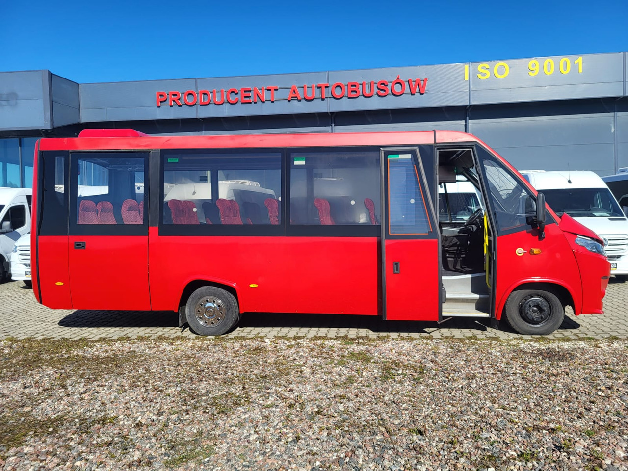 IVECO Daily Kapena- 35 Miejsc - Minibus, Personenvervoer: afbeelding 4 IVECO Daily Kapena- 35 Miejsc - Minibus, Personenvervoer: afbeelding 4