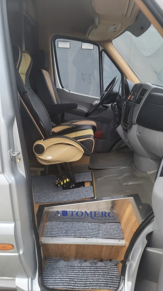 Touringcar Mercedes-Benz Sprinter 516 CDI - 24 miejsca + 3 stojące: afbeelding 6