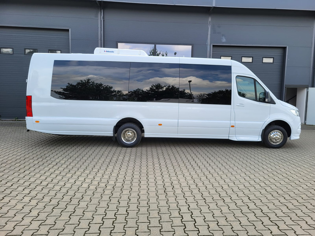 Mercedes-Benz Sprinter 517 CDI LONG 24 places + 4 standing - Streekbus: afbeelding 3 Mercedes-Benz Sprinter 517 CDI LONG 24 places + 4 standing - Streekbus: afbeelding 3