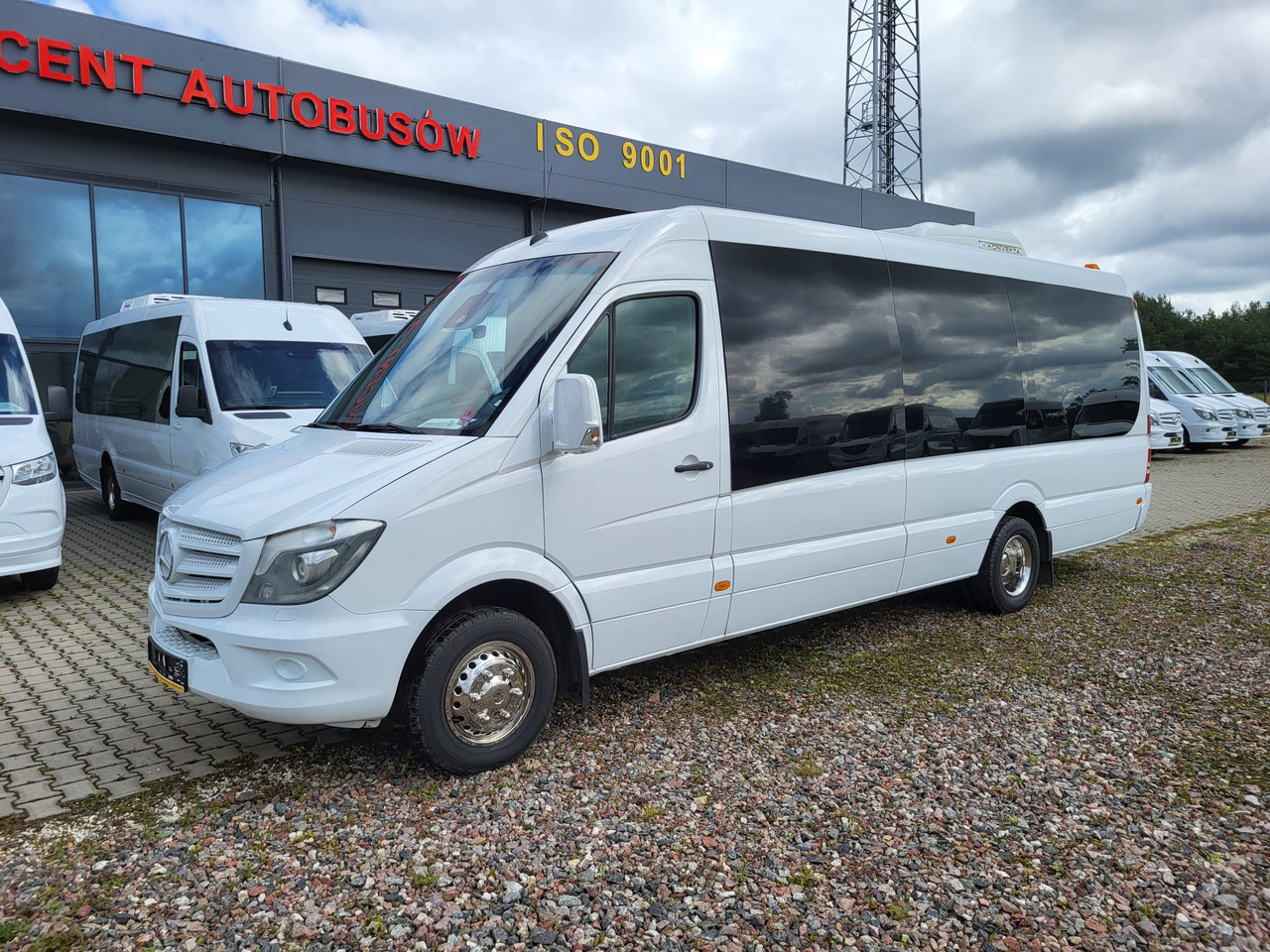 Mercedes-Benz Sprinter 519 CDI 24 seats - Touringcar: afbeelding 2 Mercedes-Benz Sprinter 519 CDI 24 seats - Touringcar: afbeelding 2