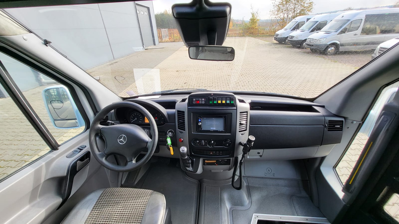 Mercedes-Benz Sprinter 519 CDI 24 seats - Touringcar: afbeelding 4 Mercedes-Benz Sprinter 519 CDI 24 seats - Touringcar: afbeelding 4